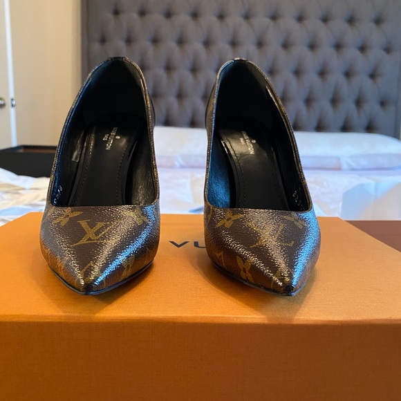 Beautiful LV shoes ,comfortable,and very classic - Picture 5 of 9